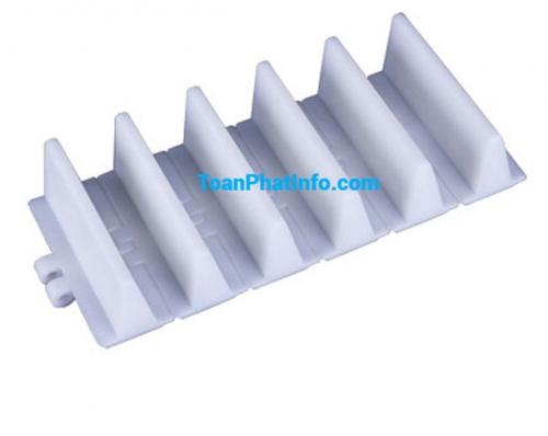 Xích tải thẳng đơn khớp dòng 820-DB có vách chặn